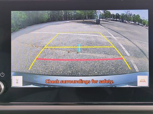 Used 2025 Toyota Camry SE w/ Convenience Package FWD image 19