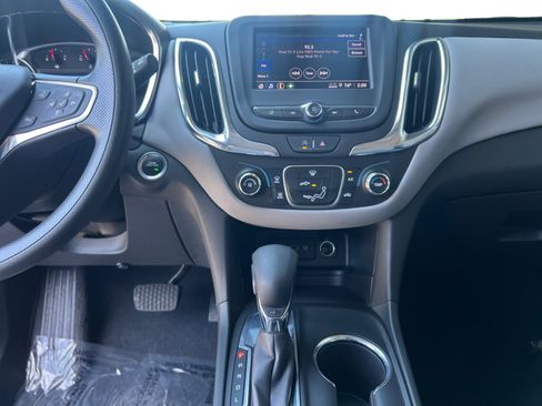 Used 2024 Chevrolet Equinox LS w/ LS Convenience Package FWD image 11