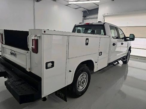 Used 2021 Ford F250 XL w/ Power Equipment Group AWD/4WD image 8