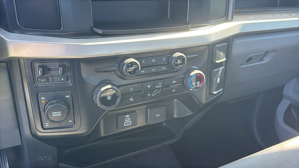 Used 2024 Ford F250 XL w/ STX Appearance Package AWD/4WD image 24