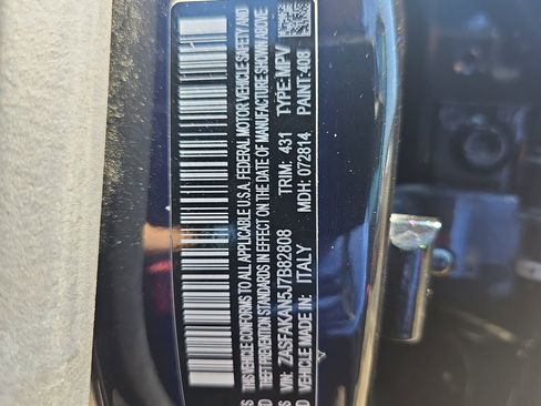 Used 2018 Alfa Romeo Stelvio AWD image 39