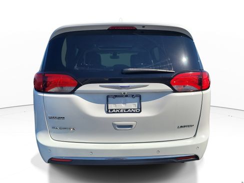 Used 2020 Chrysler Pacifica Limited FWD image 5
