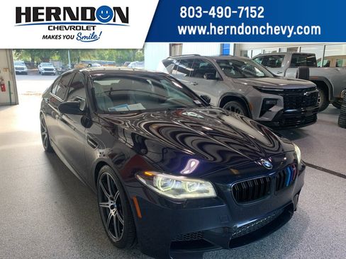 Used 2014 BMW M5 RWD image 1