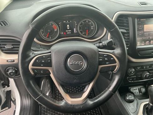 Used 2016 Jeep Cherokee Latitude w/ Cold Weather Group image 24