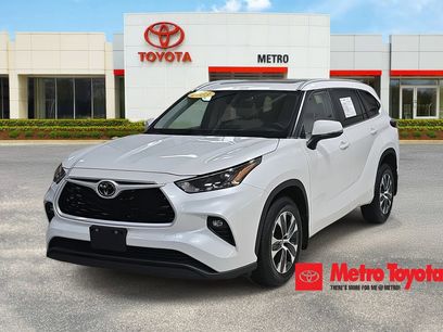 Used 2023 Toyota Highlander XLE