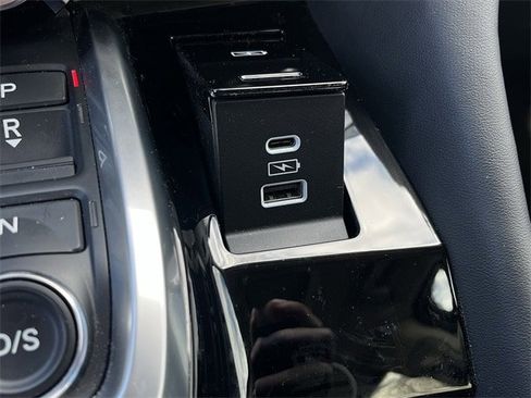 Certified 2023 Acura MDX SH-AWD w/ Technology Package image 21