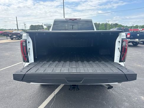 Used 2025 GMC Sierra 2500 AT4 w/ AT4 Premium Plus Package AWD/4WD image 19