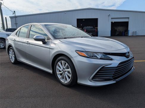 Used 2024 Toyota Camry LE FWD image 7