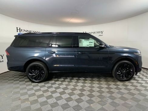 New 2025 Lincoln Navigator L Reserve w/ Jet Appearance Package image 9