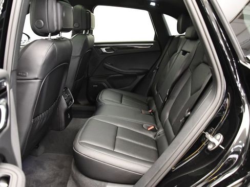 Used 2025 Porsche Macan image 44
