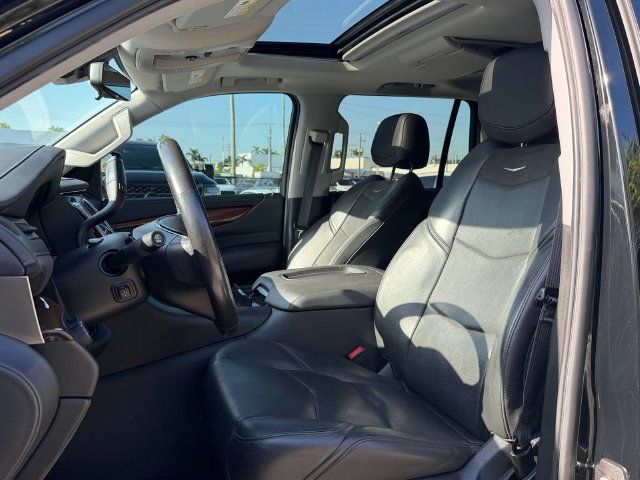 Used 2020 Cadillac Escalade Luxury AWD/4WD image 9