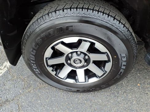 Certified 2022 Toyota 4Runner TRD Off-Road Premium image 6