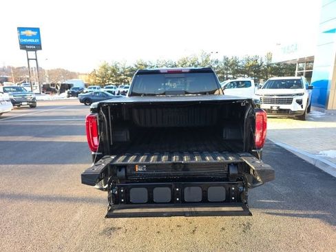 Used 2023 GMC Sierra 1500 AT4 w/ AT4 Premium Package image 5
