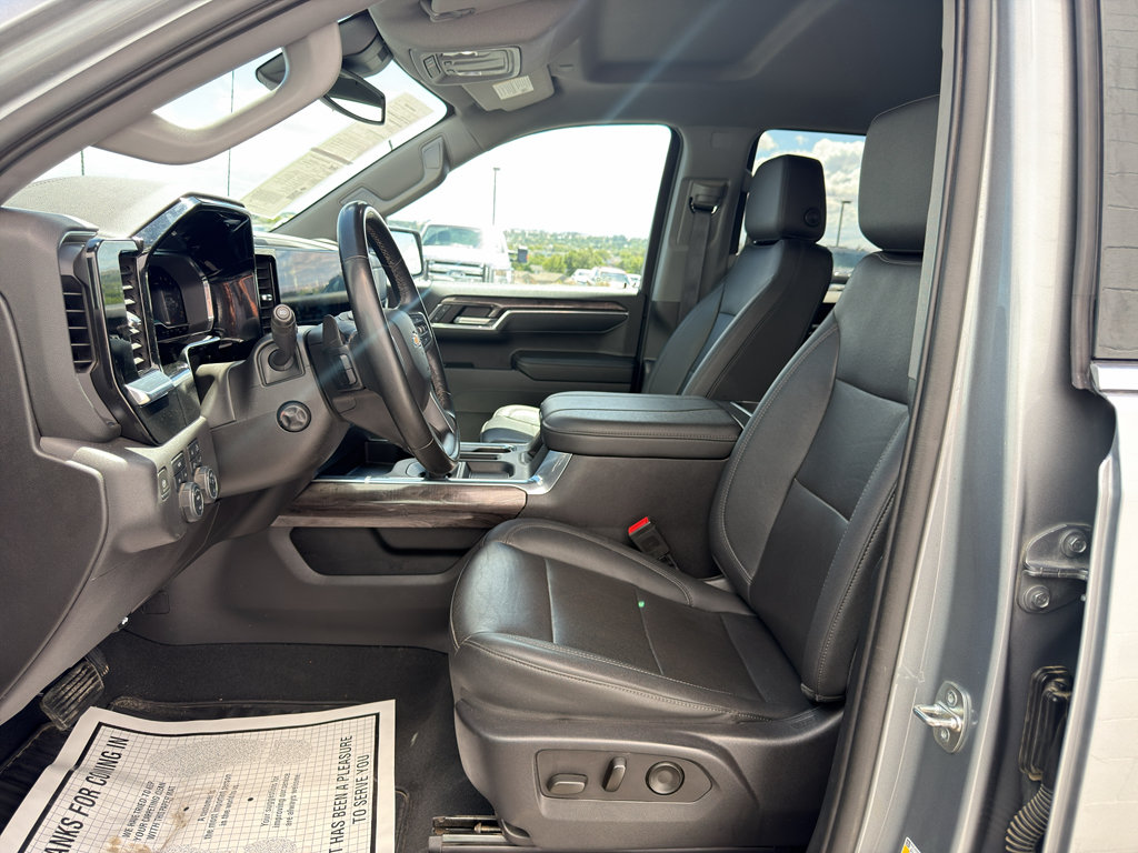 Used 2023 Chevrolet Silverado 1500 LTZ AWD/4WD image 14
