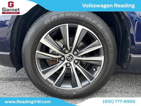 Used 2023 Toyota Venza LE AWD/4WD image 26