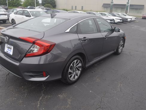 Used 2018 Honda Civic EX image 7