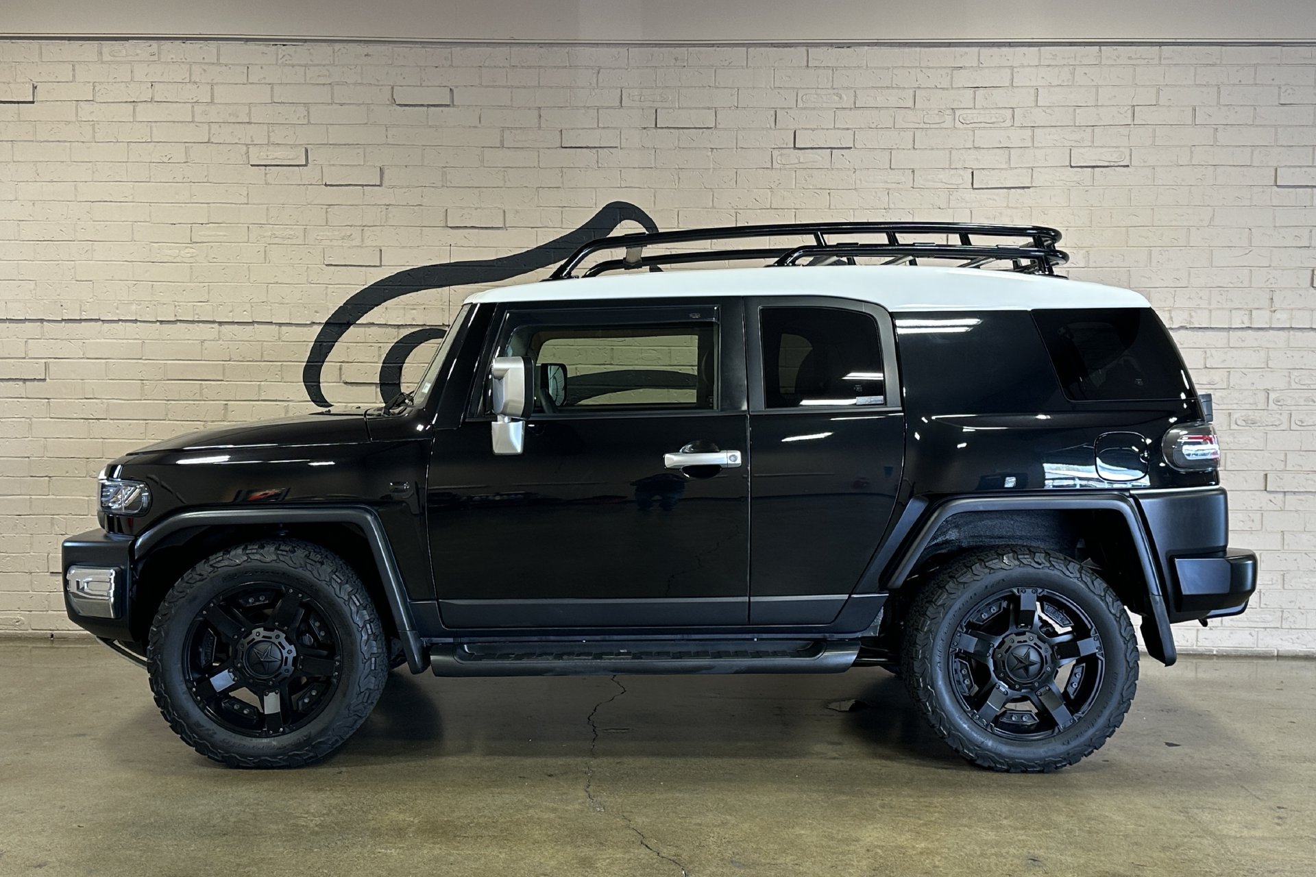 Used 2007 Toyota FJ Cruiser 4WD w/ Upgrade Pkg 1 image 7