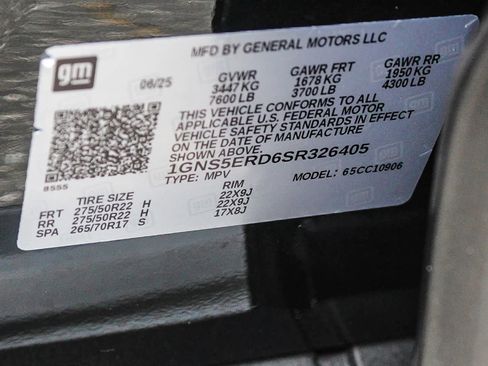 Used 2025 Chevrolet Suburban RST w/ Comfort Package RWD image 31