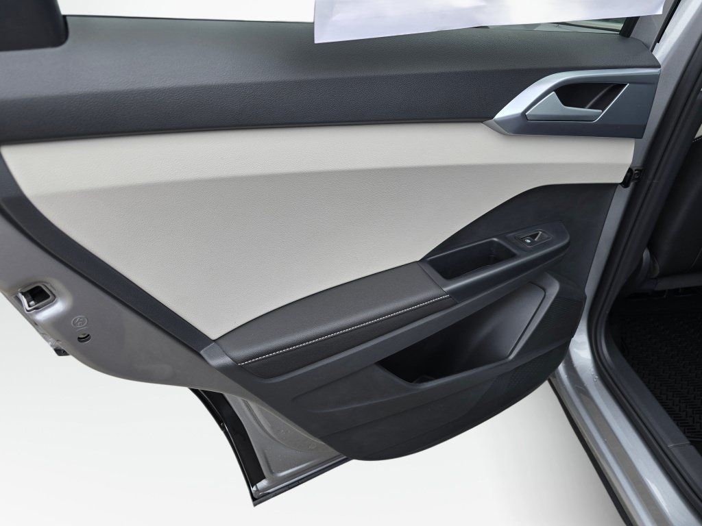 New 2026 Volkswagen Taos SE AWD/4WD image 35