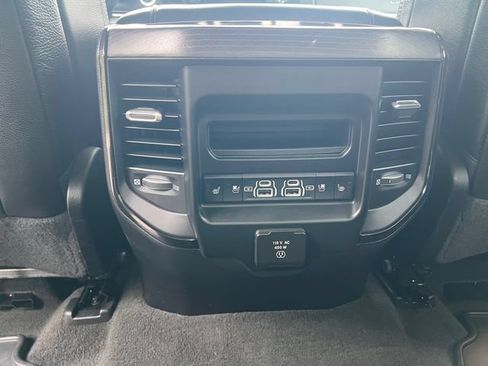 Used 2022 RAM 1500 Limited AWD/4WD image 17
