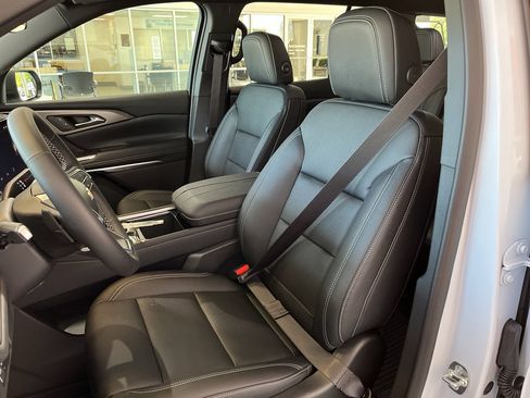New 2026 Chevrolet Traverse LT w/ LPO, Floor Liner Package FWD image 13