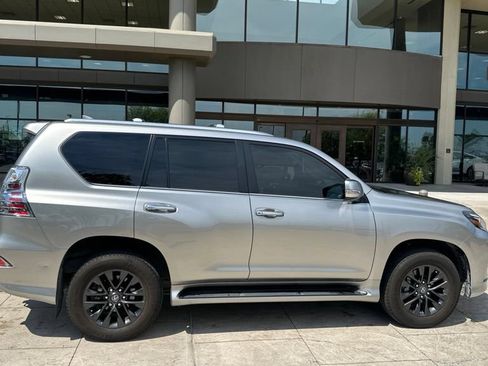 Used 2023 Lexus GX 460 Premium w/ Premium Plus Package AWD/4WD image 4