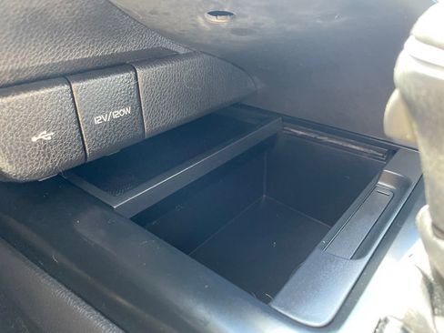 Used 2020 Toyota Camry SE AWD/4WD image 23