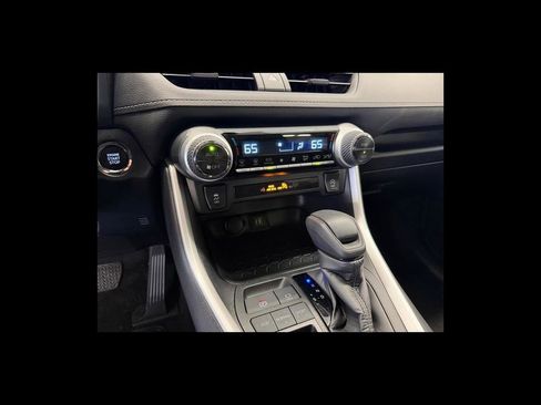 Used 2024 Toyota RAV4 XLE FWD image 23