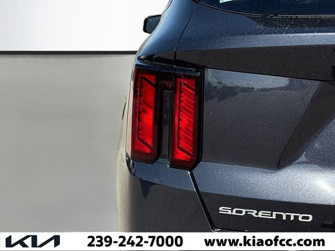 New 2026 Kia Sorento S image 9
