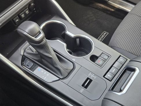 Used 2021 Toyota Highlander LE image 20