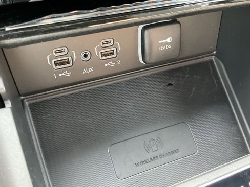 Used 2023 Jeep Grand Cherokee Altitude image 12