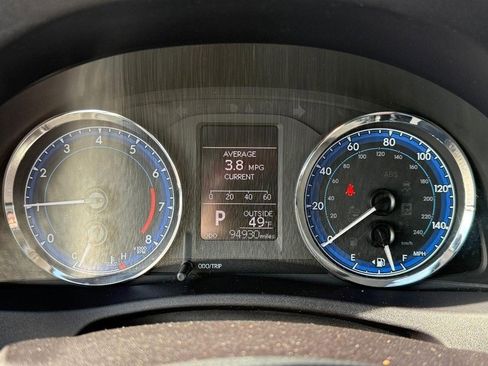 Used 2017 Toyota Corolla LE image 18