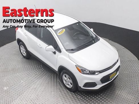 Used 2020 Chevrolet Trax LS w/ Tint and Cruise Package AWD/4WD image 3
