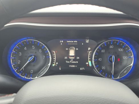 Used 2020 Chrysler Pacifica Touring-L image 24