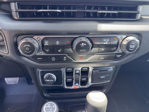 New 2025 Jeep Gladiator Sport image 26