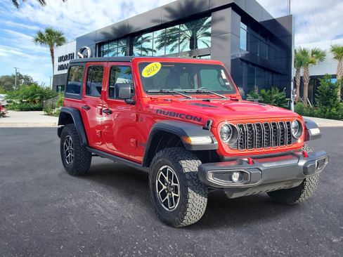 Used 2024 Jeep Wrangler Rubicon image 3