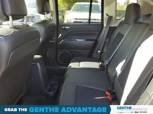 Used 2017 Jeep Compass Latitude image 18