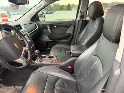 Used 2014 Chevrolet Traverse LT AWD/4WD image 8