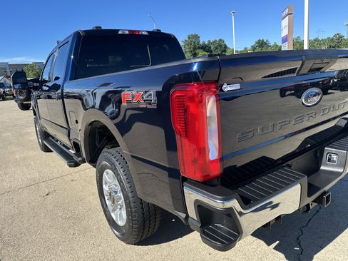 Used 2024 Ford F250 XLT w/ FX4 Off-Road Package AWD/4WD image 8