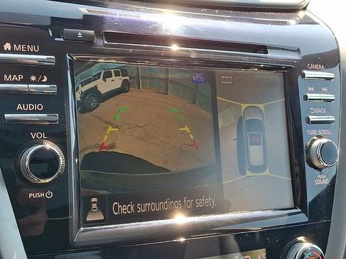 Used 2023 Nissan Murano SV AWD/4WD image 18