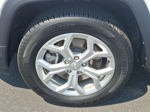 Used 2024 Jeep Compass Latitude AWD/4WD image 8