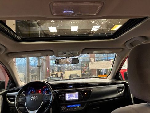 Used 2016 Toyota Corolla S image 22