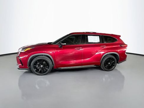 Used 2023 Toyota Highlander XSE FWD image 5