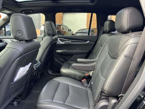 Used 2024 Cadillac XT6 Premium Luxury w/ Technology Package image 13