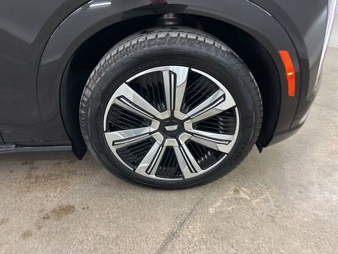 Certified 2025 Cadillac Escalade IQ Luxury 2 image 13