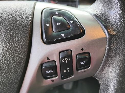 Used 2017 Ford Taurus Limited FWD image 22