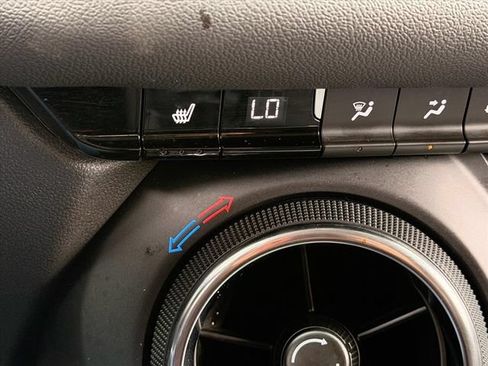 Used 2025 Chevrolet Blazer LT AWD/4WD image 23