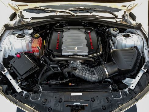 Used 2016 Chevrolet Camaro SS image 39