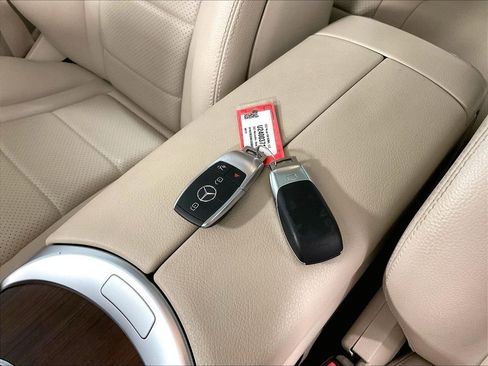 Used 2021 Mercedes-Benz GLC 300 4MATIC image 30