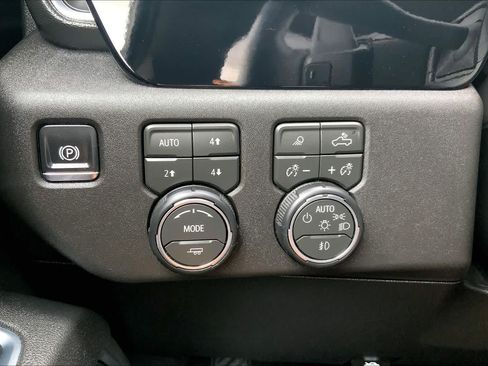 Certified 2026 Chevrolet Silverado 1500 LTZ w/ Z71 Off-Road Package AWD/4WD image 35